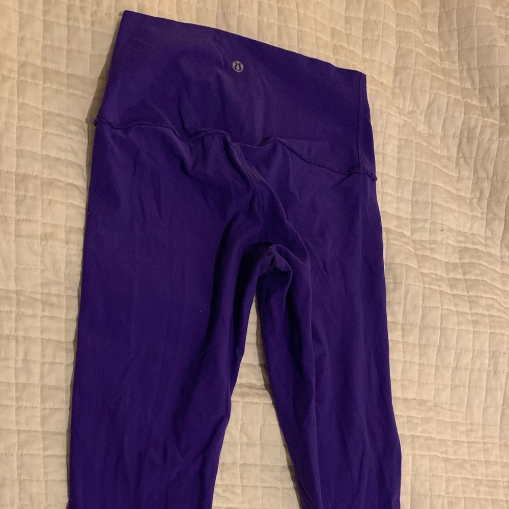 Lululemon high rise under wunder crops in purple